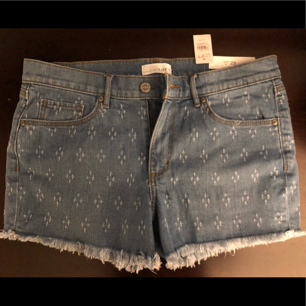 Loft jean shorts NWT sz.8 lightly frayed